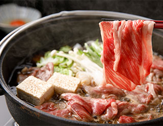 アツアツとろとろ！黒毛和牛がとろける旨さ「豊後牛すきやき」